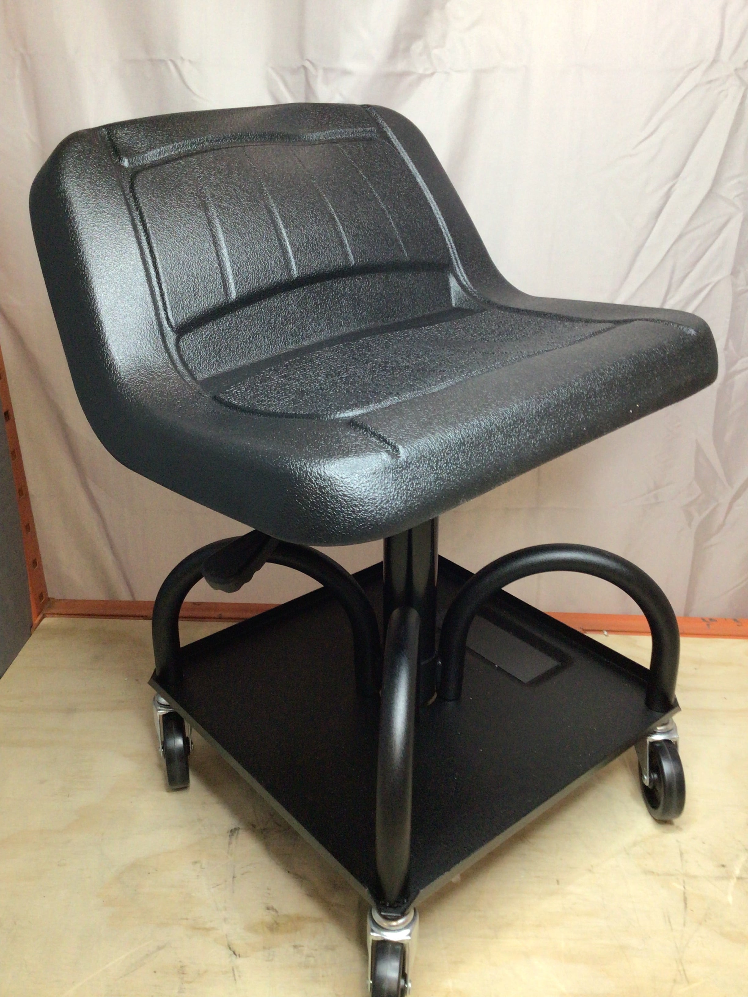 Whiteside HRAS Adjustable Height Mechanic's Seat **OPEN BOX - READ** (8131147923694)